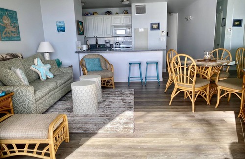 Kihei Condo | Book Your Maui Escape Now: Stunning Oceanfront Condo.