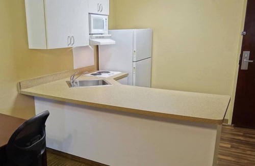 Fishkill Apartment | 1 Queen Bed | ADA/RI Shower/Nsmk/Kitchen