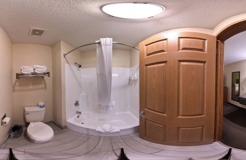 Black River Falls Hotel | Coratel Plus Suites by Jasper Black River Falls
