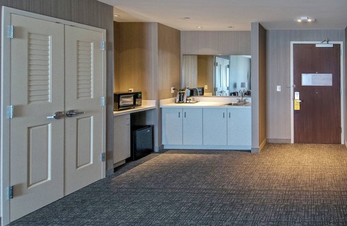 East Garden City Hotel | Courtyard Westbury Long Island