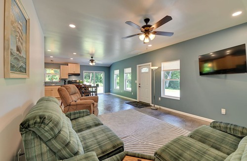 Clifton Park House | Steps to Mohawk River! Family Halfmoon Retreat